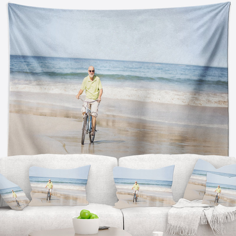 Paysage souriant senior homme équitation vélo tapisserie, H 78 po x l 92 po