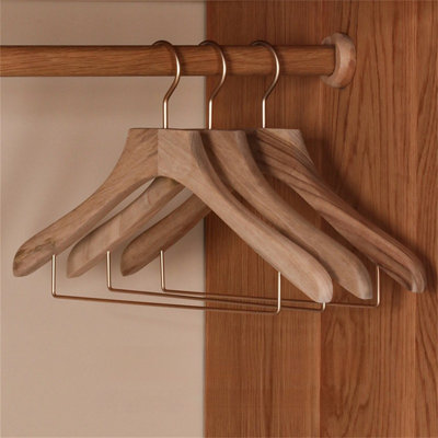 Gentlemen's Choice Wide-Shoulder Wooden Hangers