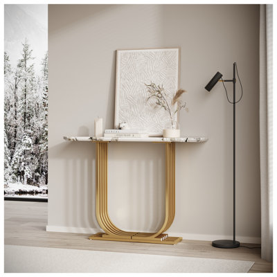 Console moderne de 43,3 pouces avec plateau imitation marbre et table d'appoint en métal doré pour le salon, la chambre à coucher et le vestibule - blanc et or