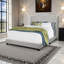 Lit tapissier avec velours gris clair de taille grand Abba, H 56,36 po x l 66,29 po x L 87,38 po