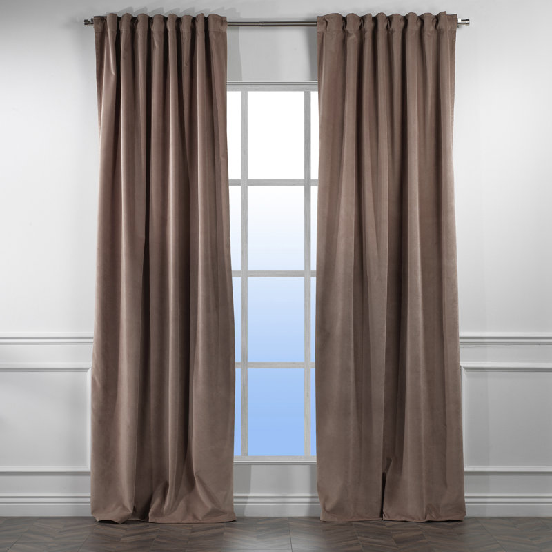 Decorative Double Panel in Matt, Extra Wide X Extra Long, L 52 po x L 95 po, 19 castors