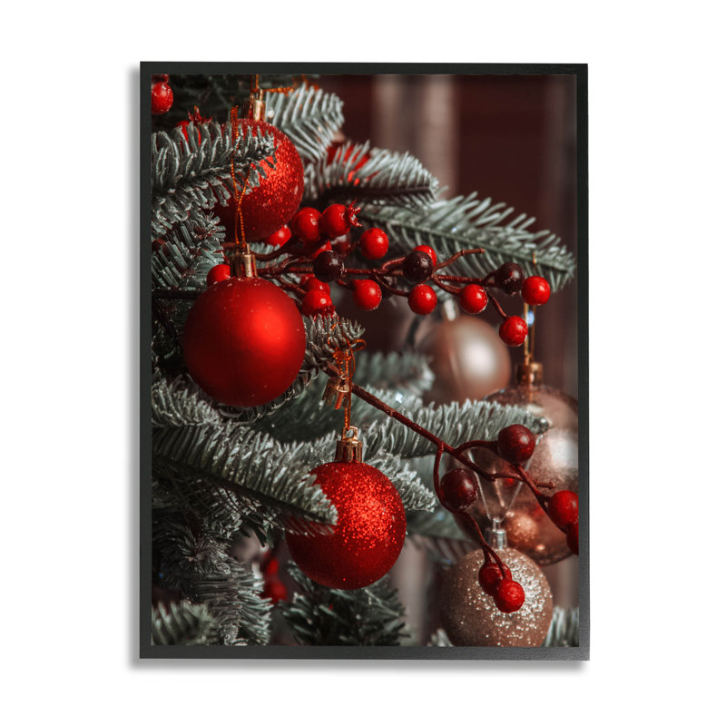 Ornements suspendus rouges à Noël - 260, Giclée encadrée noir minuit, H 14 po x l 11 po x P 1,5 po