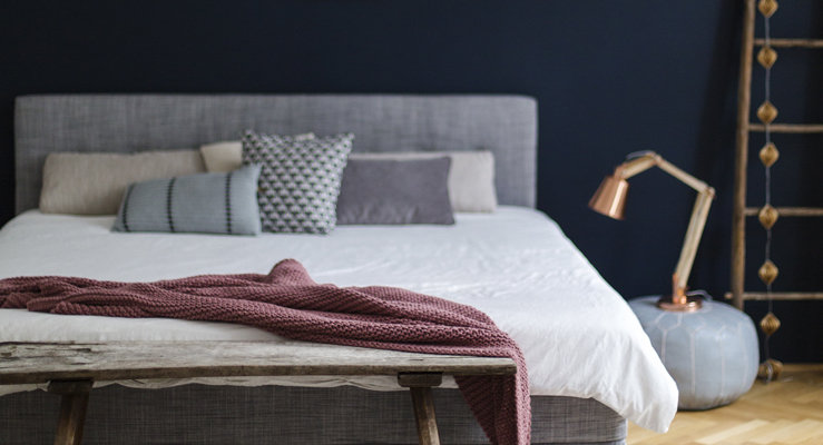 Schlafzimmer: Mit Stoffen dekorieren