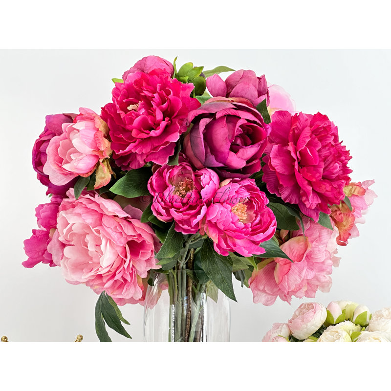 Grande et élégante pivoine rose / magenta