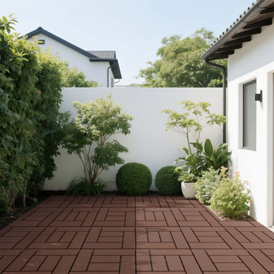 Carreaux de terrasse modulaires de 12 pouces à emboîtement modulaire pour une utilisation intérieure et extérieure, plancher en PP durable et facile à bricoler avec installation rapide.