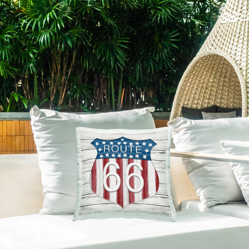 Coussin d'extérieur Rustic Route 66 par Natalie Carpentieri