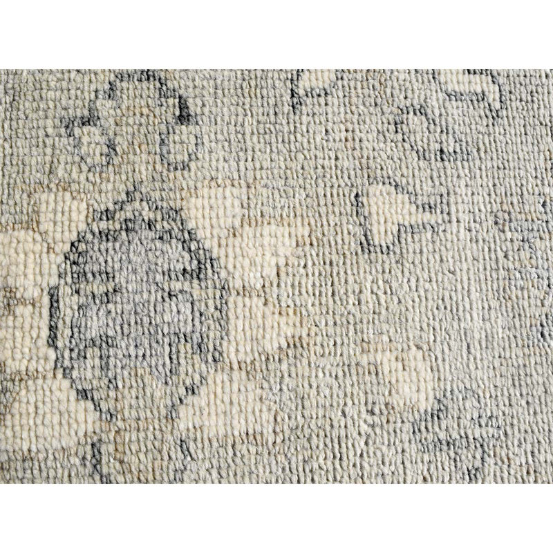 Oriental Area Rug in Light Gray/Beige, Rectangle 6' x 9'