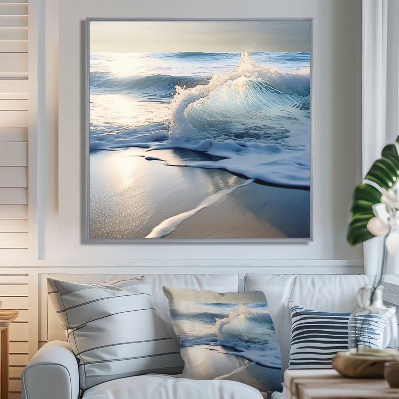 «Beach Wave Scenery Photo I - Coastal Waves», art mural, H 36 po x l 36 po x P 1,5 po, Cadre argenté flottant
