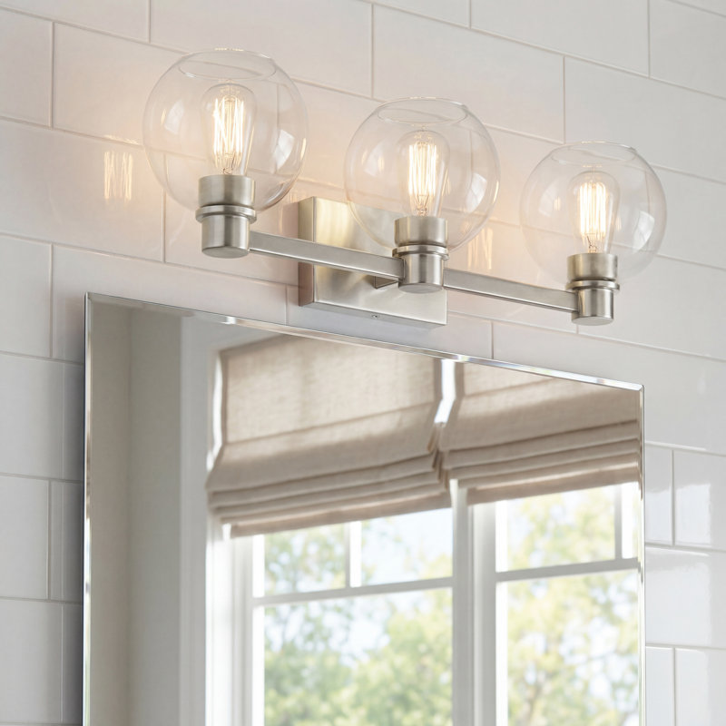 Applique murale Harmony en nickel brossé à 3 lumières avec abat-jour en verre transparent, Nickel brossé