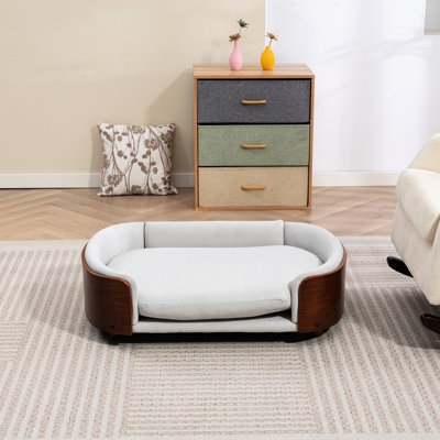 Lit pour chien surélevé de style scandinave avec dossier en bois cintré noyer, gris, coussin lavable et pieds massifs froids, velours gris, conception ventilée