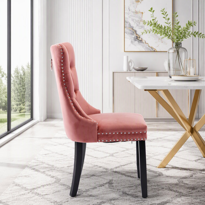 Ensemble de chaises de salle à manger en velours à dossier haut, pattes en bois et garniture cloutée, Velours rose