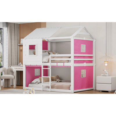 Lit superposé en bois rose et blanc, style arbre, pin et aire de jeu sous le lit
