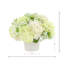 Hortensias et souffle de bébé dans un pot décoratif