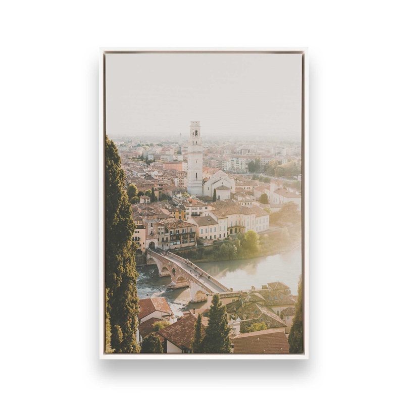 Impression sur toile Scenic Heights, H 30,75 po x l 20,75 po x P 1,75 po, Cadre flottant blanc opaque