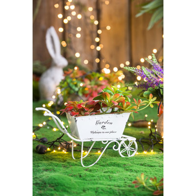 4 pouces de large, blanc antique, jardinière brouette patinée, décor, fausses fleurs, petits outils, plantes grasses fraîches