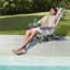 Chaise de plage pliante réglable à 5 positions avec cadre en aluminium et porte-gobelet pour le camping et les pique-niques, d'une capacité de 100 kg
