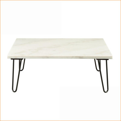 Table basse moderne carrée en marbre blanc avec pieds en métal noirs en forme de V pour le salon, assemblage facile