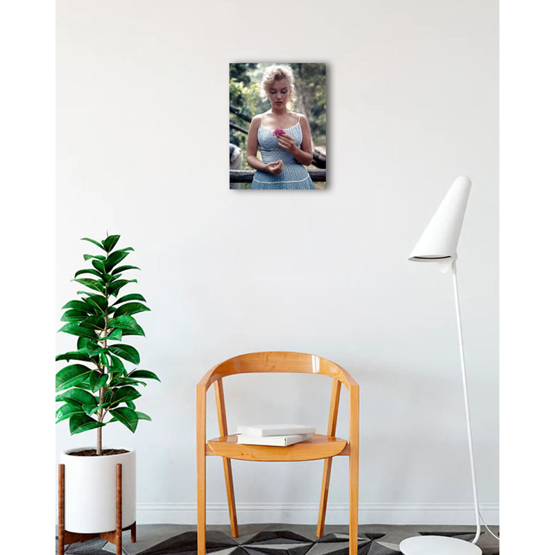 Marilyn Monroe avec fleur - reproduction de photo sur, H 16 po x l 12 po x P 1,5 po, Toile tendue
