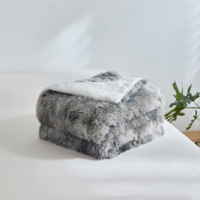 Adalayna Throw Blanket
