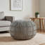 Pouf rond en coton tricoté gris neutre neutre, siège simple supplémentaire pour une décoration minimaliste moderne, 20 po x 20 po x 14 po