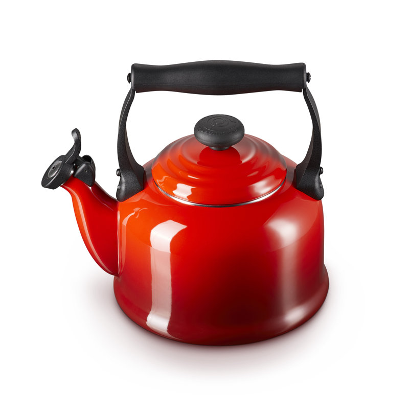 Le Creuset Traditional Kettle with Fixed Whistle 2.1L, Cerise