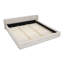 Très grand lit confortable, revêtement en chenille épais, style maison beige moderne