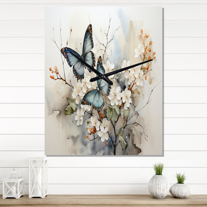 Horloge murale surdimensionnée avec papillon bleu et blanc Serendipity, H 32 po x l 24 po x P 1 po