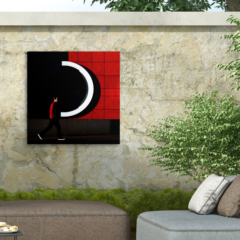 Anna Niemiec  Contrast Figure Outdoor  Canvas, H 35 po x l 35 po