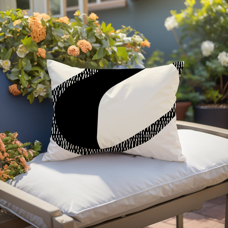 Coussin lombaire réversible intérieur / extérieur Vikka, H 14 po x l 20 po, Noir/Blanc cassé, Maida