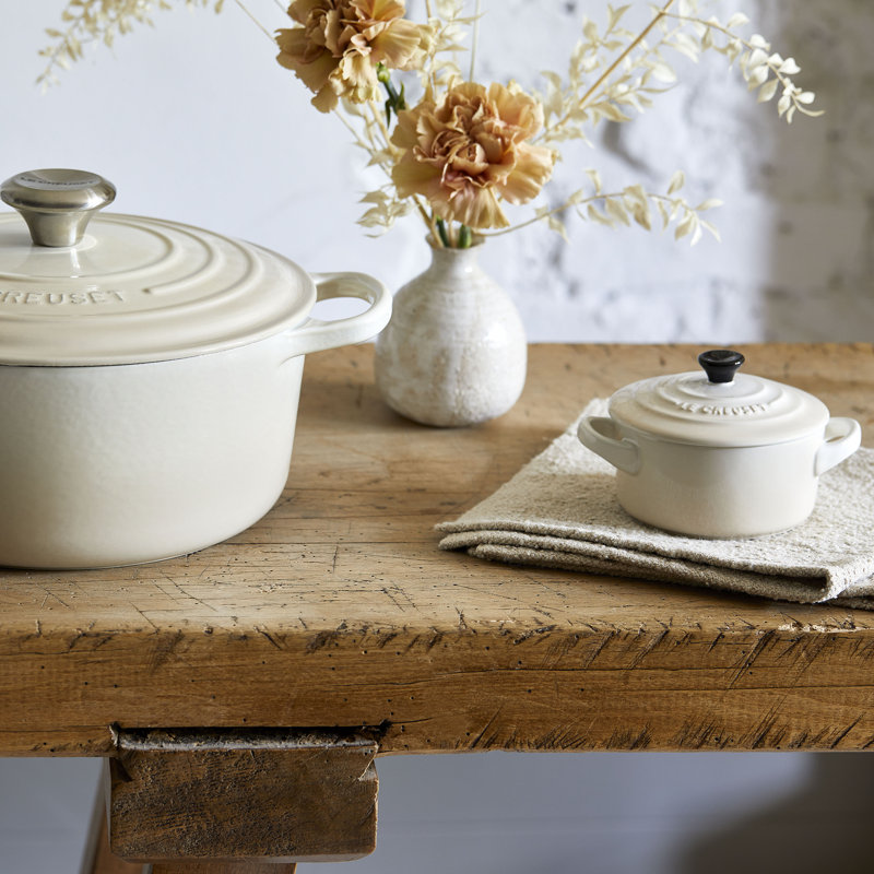 Le Creuset Stoneware Petite Round Casserole, Meringue