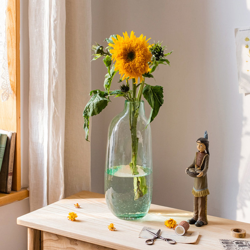 Vase de table en verre vert, H 11,6 po x l 9,25 po x P 9,25 po