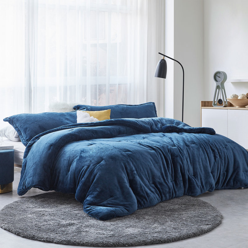 Me Sooo Comfy Coma Inducer Fleece Oversized Comforter Set, Queen Comforter + 2 Standard Shams, Navy Blue