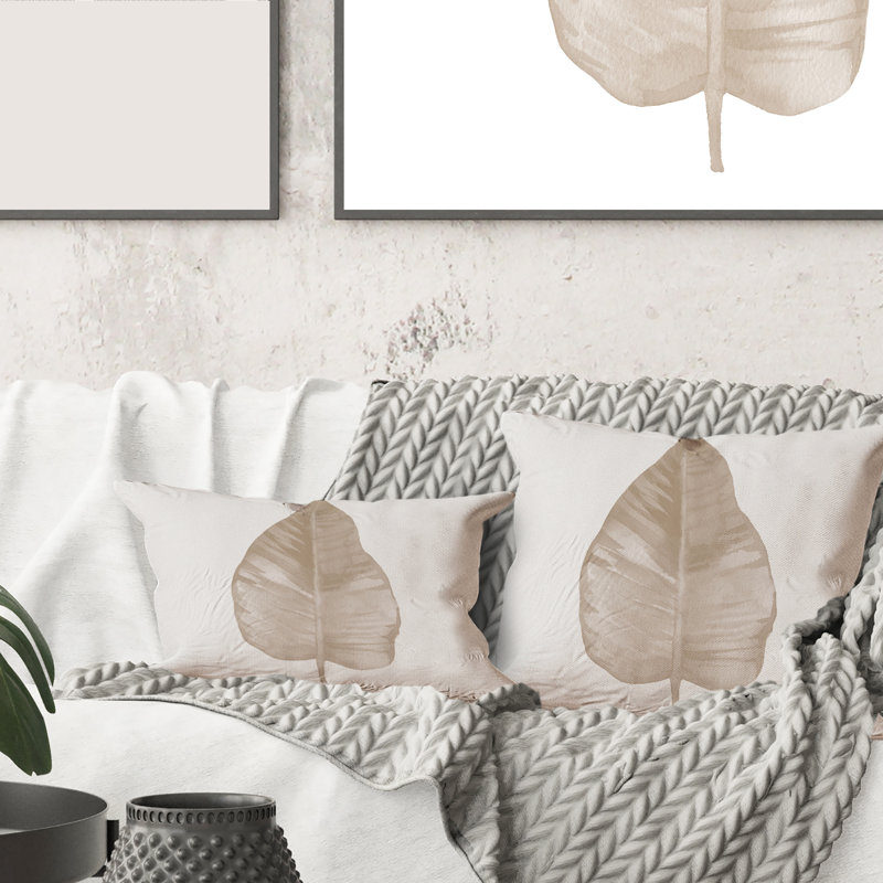 Coussin rectangulaire à motif de feuilles séchées, beige sur fond blanc - imprimé traditionnel
