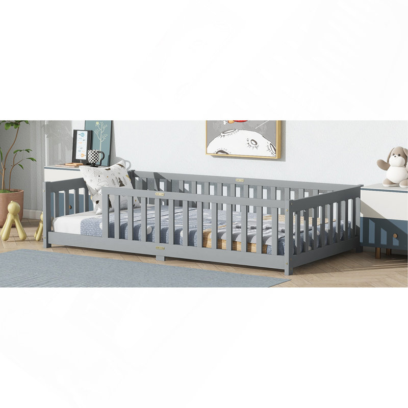 Lit simple au sol avec clôture sans porte, lit en bois d'hévéa avec barrières de sécurité, Gris