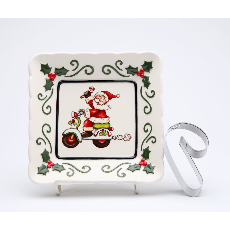 Petits biscuits pour le Père Noël, assiette avec emporte-pièce