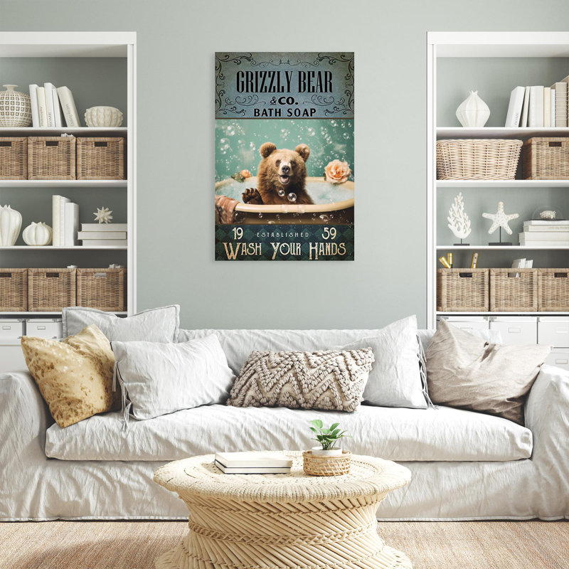 «Hilke Grizzly Bear», impression sur toile, H 36 po x l 24 po x P 1,25 po