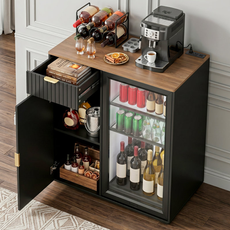 Mini armoire de réfrigérateur avec prise de courant et ports USB, station de café et de bar à domicile, armoire à boissons autoportante avec tiroir, tablette réglable et conception à dos ouvert, finition grain de bois noir