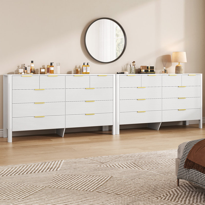 Commode blanche à 10 tiroirs l 55,1 po pour chambre à coucher, commode cannelée avec poignées en métal doré