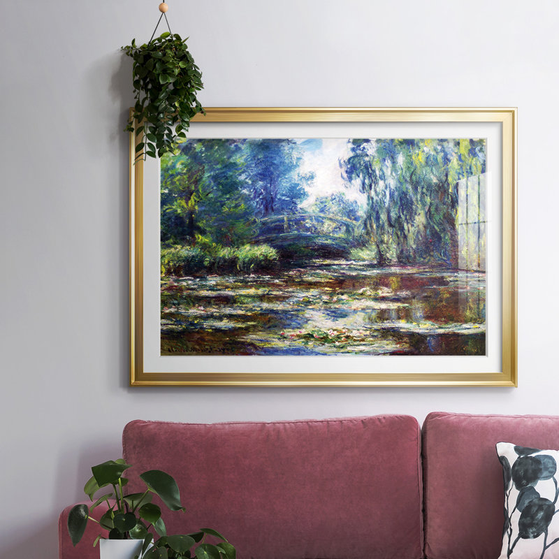 «Water Lillies In Monets Garden» encadré sur papier par Claude Monet, Or, H 27 po x l 39 po x P 1,5 po