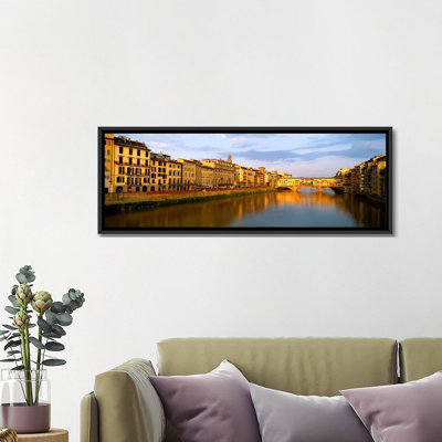 «Riverfront Architecture & Ponte Vecchio, Arno River, Florence, Tuscany, Italy», reproduction de photo sur toile