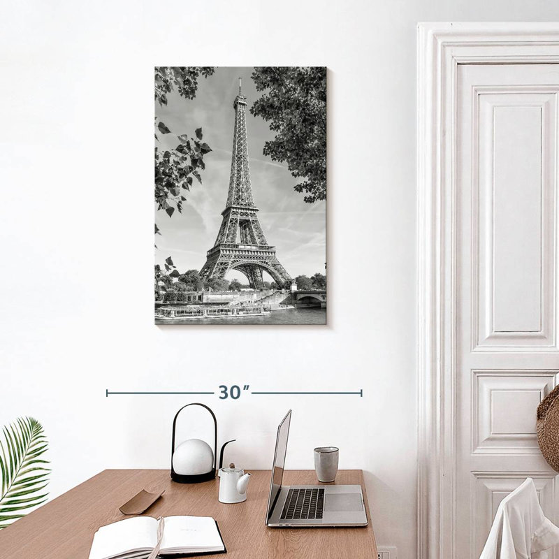 Lilie, Tour Eiffel et la seine, H 30 po x l 20 po