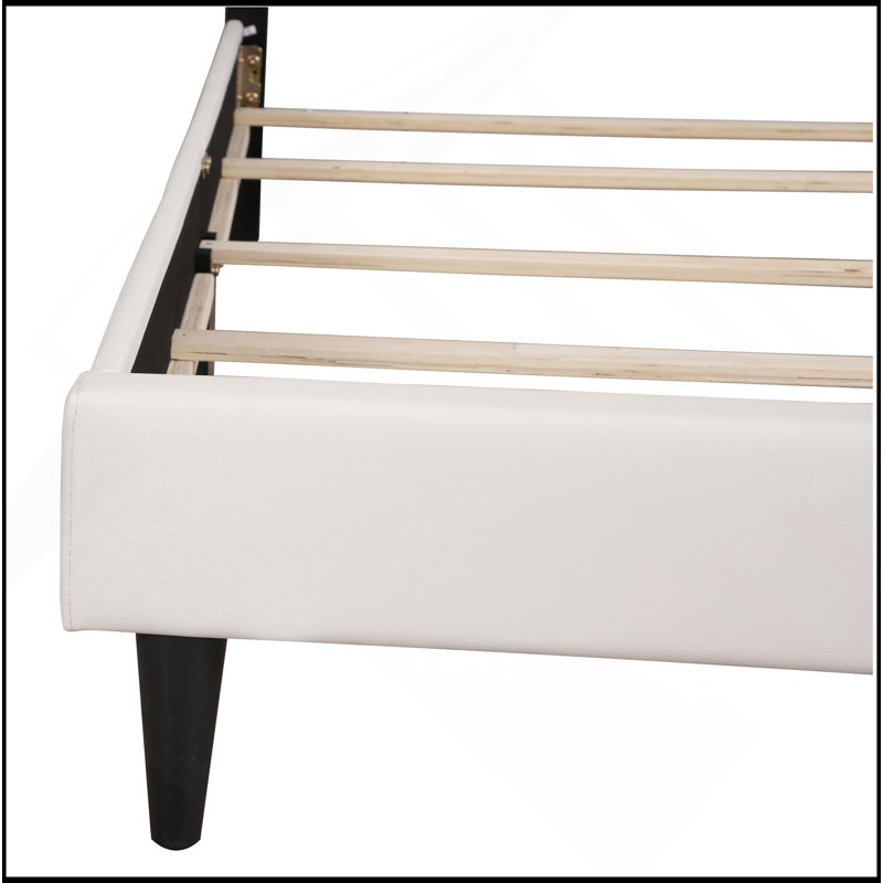 Charmant lit double blanc pour les espaces confortables