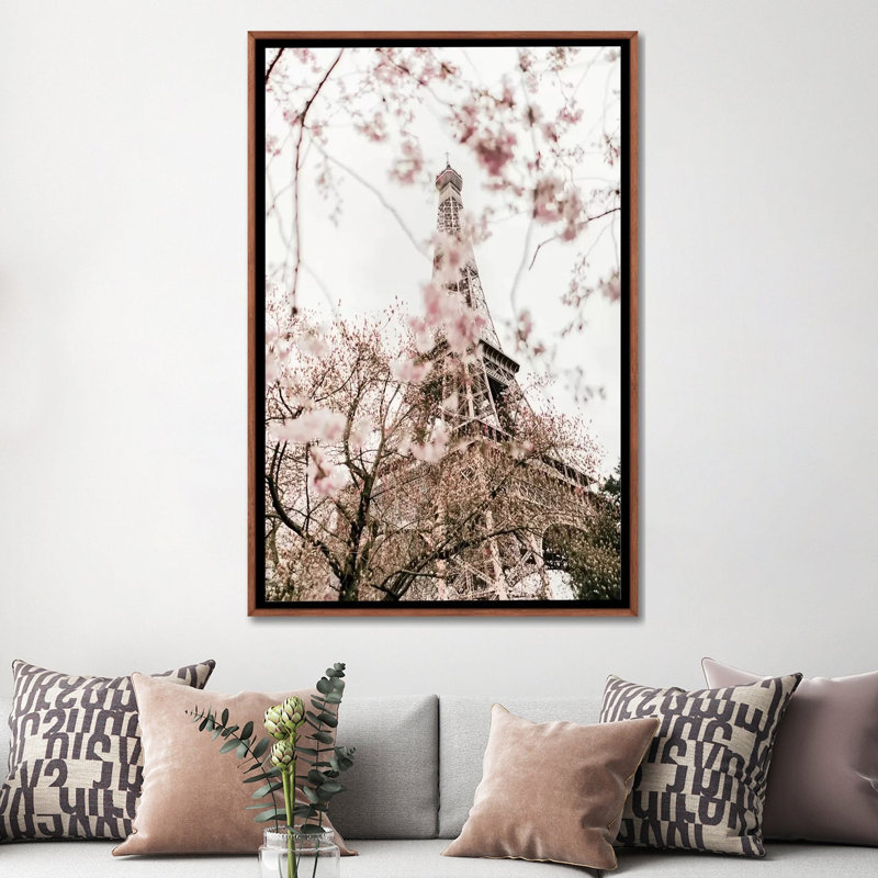 «Paris in Bloom» par Ruby and B - reproduction, Toile avec cadre en bois brun classique, Pas de tapis