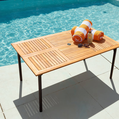 Table de salle à manger d'extérieur rectangulaire en bois d'acacia avec trou pour parasol L 63 po x l 36 po