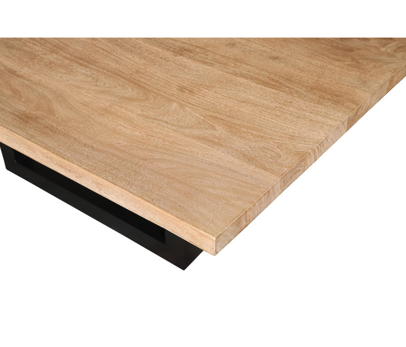 Table de salle à manger Gracie Mills, Natural Wood / Black