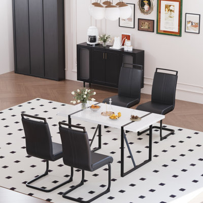 Table de salle à manger 55 pièces 55 po: table blanche et 4 chaises sans accoudoirs en polyuréthane, renforcées en métal pour une durabilité accrue, des sièges confortables pour une utilisation à long terme