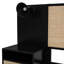 Base de lit grand noir en bois massif avec 2 tables de chevet et lampes. Construction stable, lampes encastrées de style, mélange, élégant pour la chambre à coucher