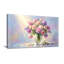 Plantes et fleurs, bouquet floral dans un vase en verre avec des rayons de lumière-969402802