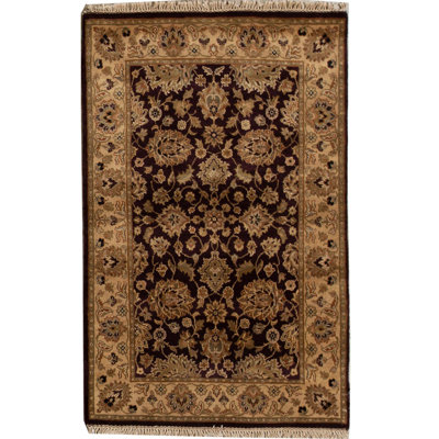 Tapis rouge et or de haute qualité noué à la main