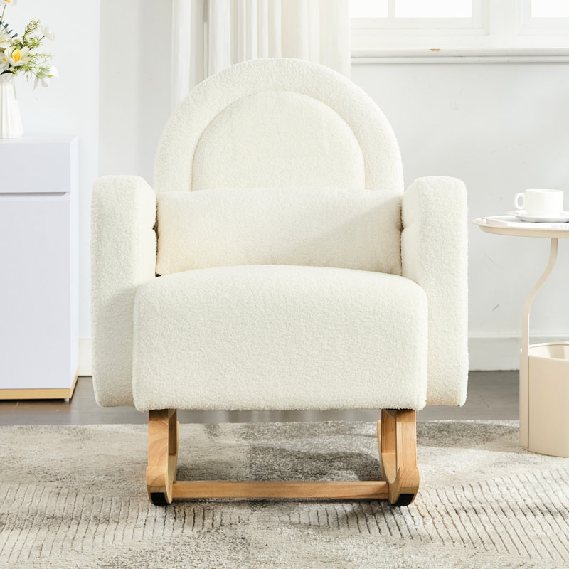 Chaise berçante d'appoint blanc crème, confort à grande échelle, dossier et cou ergonomiques, fauteuil en velours à texture douce avec structure, coussin complémentaire, polyvalence esthétique pour votre maison